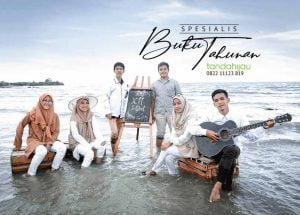 Desain Buku Tahunan Konsep Pantai
