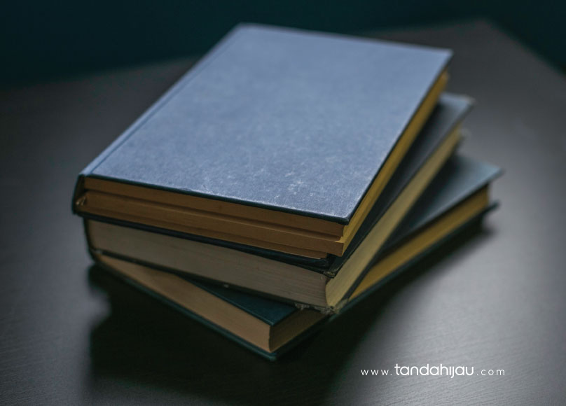 buku hardcover berkualitas